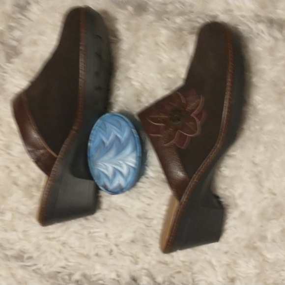 Thomas McAn woman's size 10W Carine suede w large retro flower vtg shoes - Picture 9 of 11